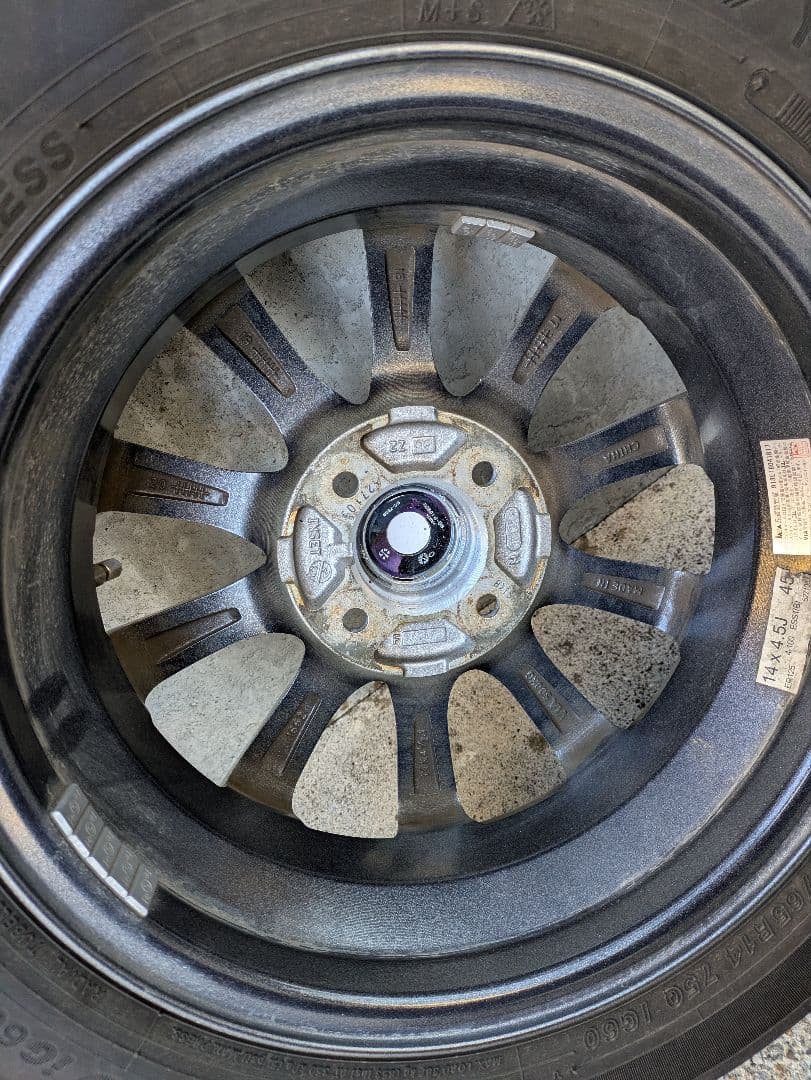 美品　YOKOHAMA スタッドレスタイヤ 155/65R14