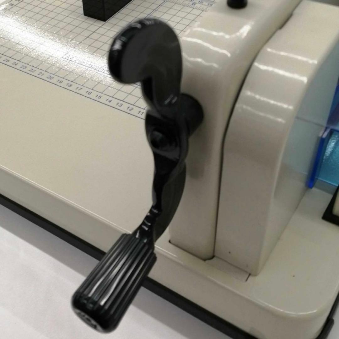 美品　ダイシン商事 業務用 ペーパーカッター DS-858A4 大型裁断機