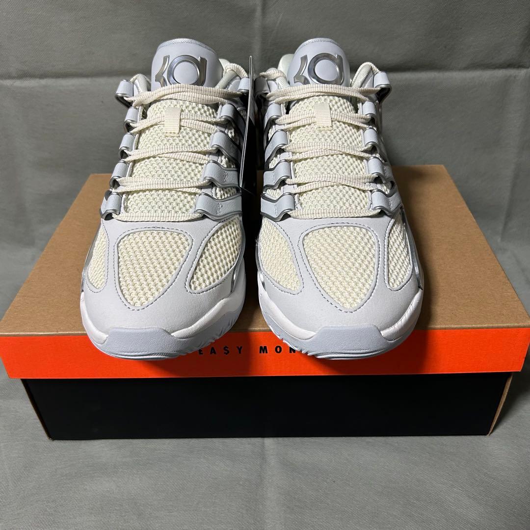 ナイキ　KD18 グレー　ホワイト　シルバー　ケビンデュラント　バッシュ　白