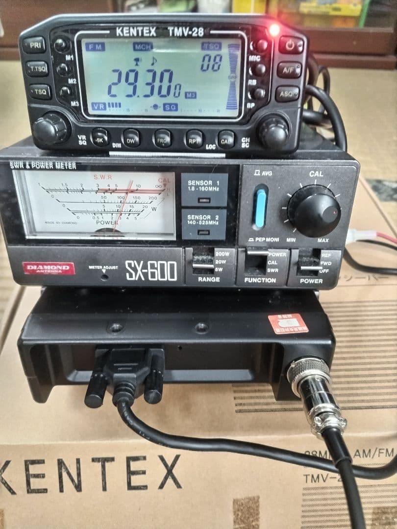 アマチュア無線機　KENTEX TMV-28 & MPB-100DX