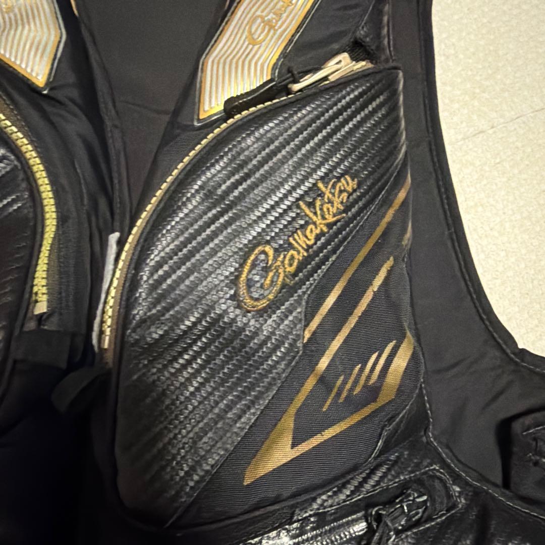 Gamakatsu ブラック/ゴールド ライフジャケット