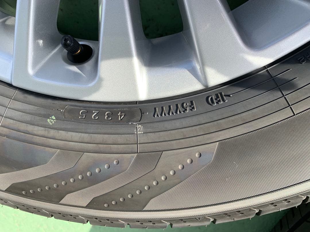 ヨッシー　【新車外し】40系アルファード17インチ サマータイヤ4本セット