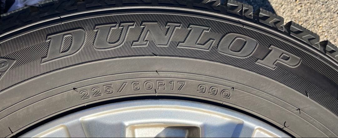30系アルファード等　中古スタッドレスタイヤ　225/60R17 カローラクロス