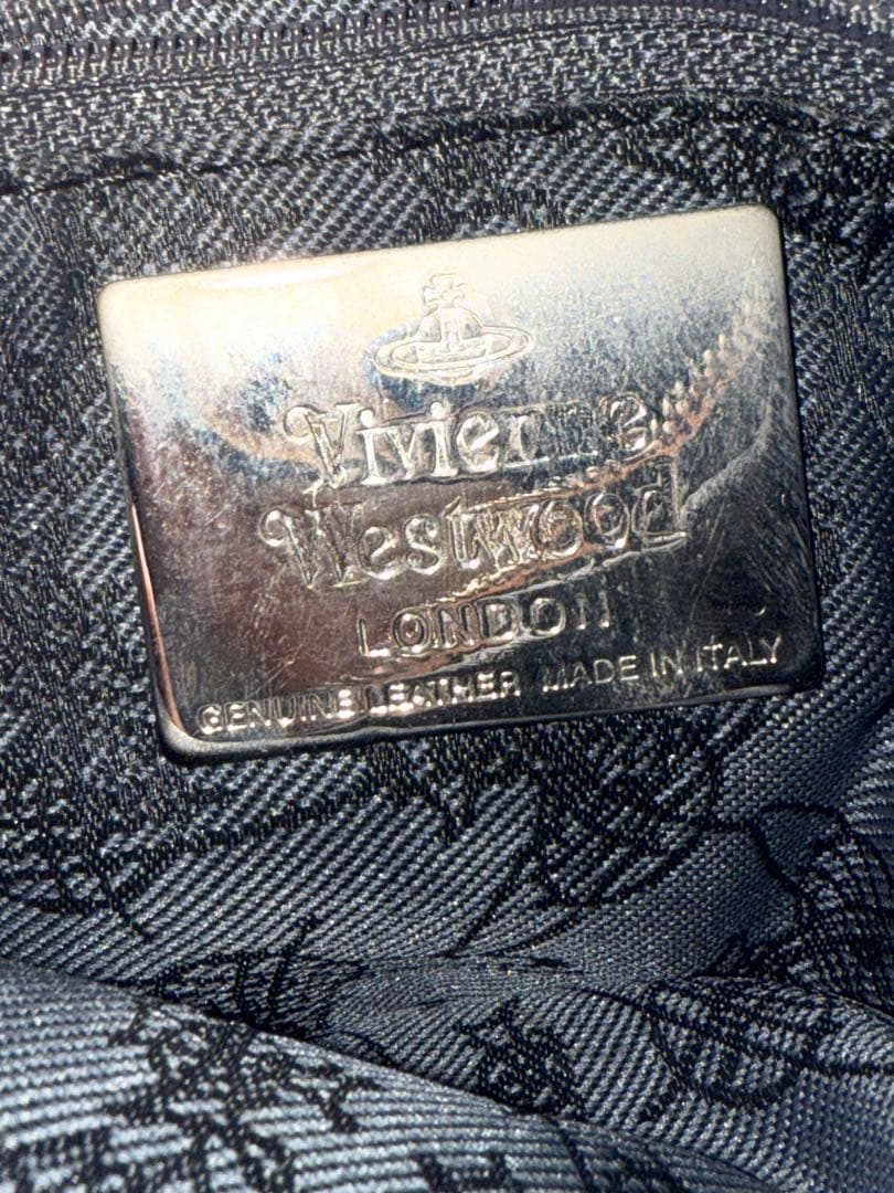 vivienne westwoodチェック柄 ボディバッグ ピンク系