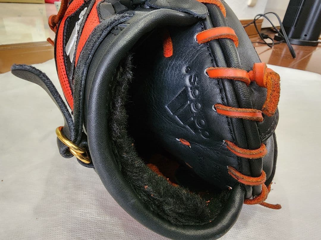 ★最終値下げ★adidas 軟式グローブ 黒/オレンジ　 キャッチャーミット