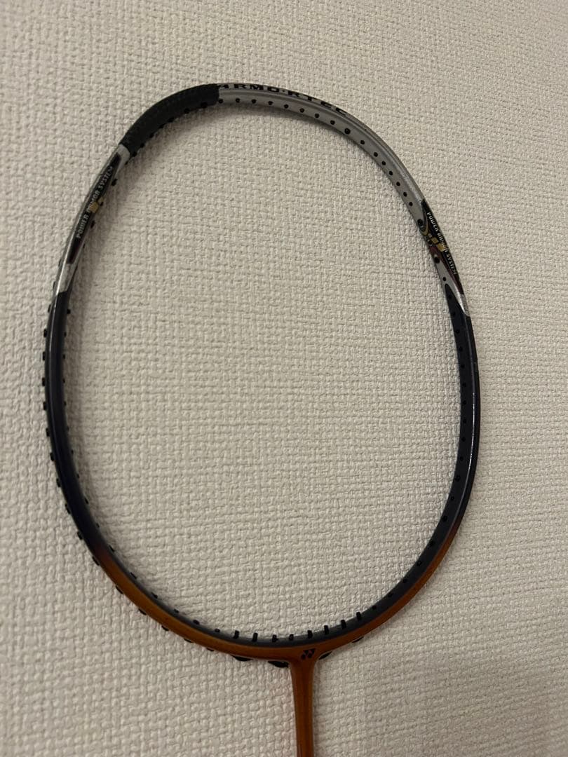 ヨネックス　アーマテック800オフェンシブ　バドミントンラケット