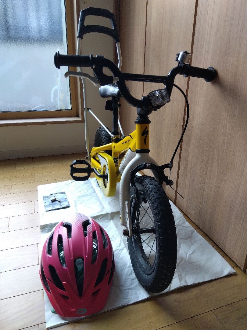 Specialized Hotrock 12インチ +BELL crest jr