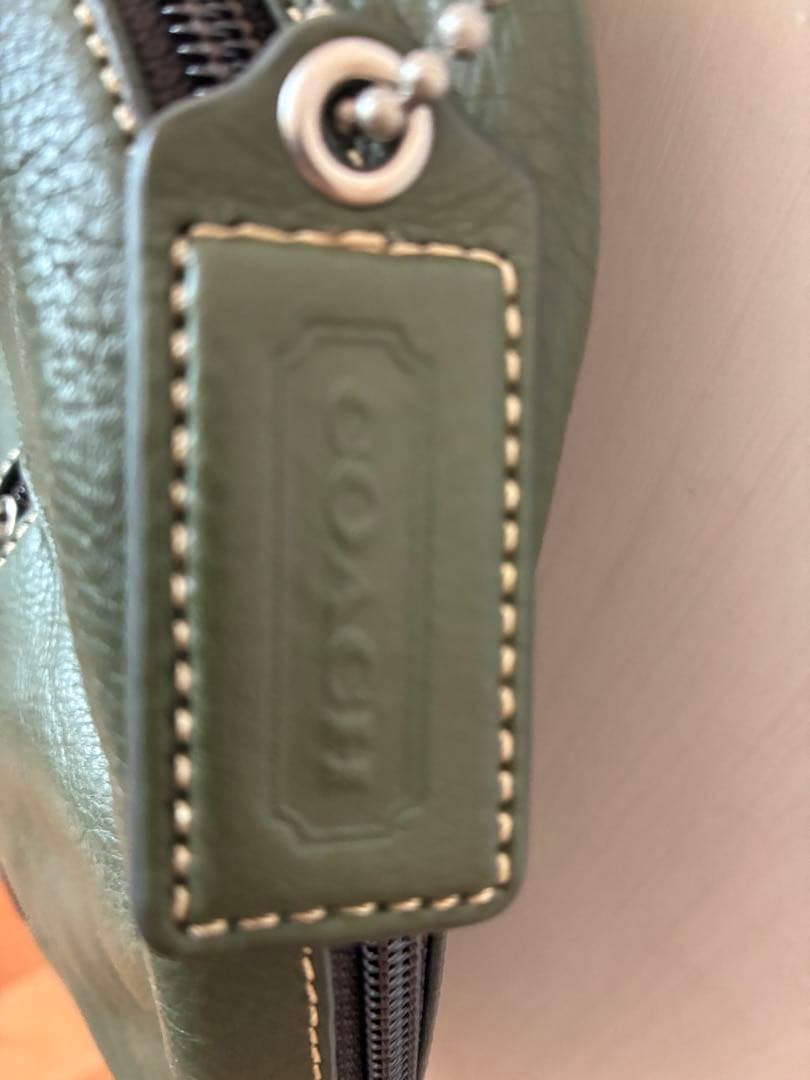 COACH オリーブグリーン レザー ショルダーバッグ