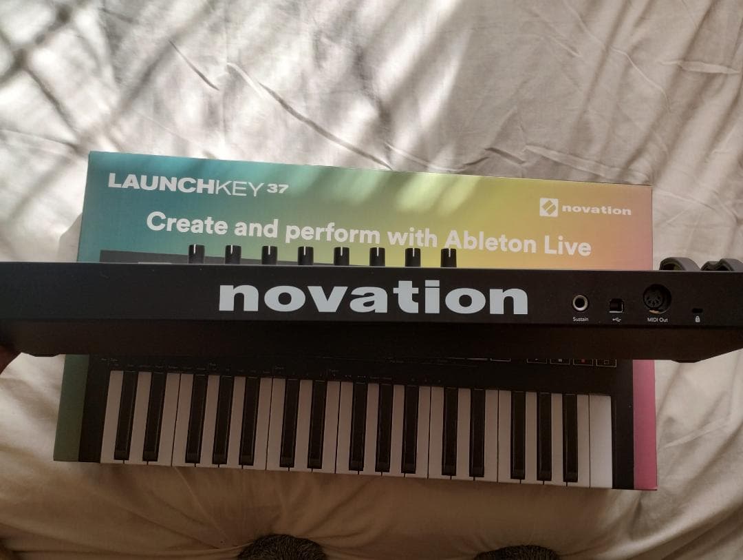 NOVATION / Launchkey 37 MK3 MIDIキーボード