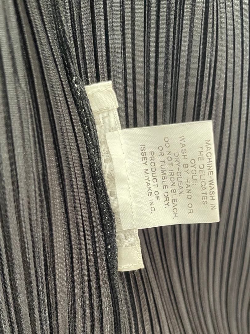 Pleats please ブラックジャケット