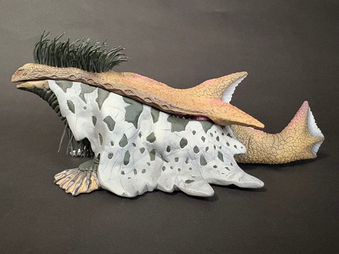 ご依頼品　巨大顎海獣スキューラ　ソフビ　改修　リペイント