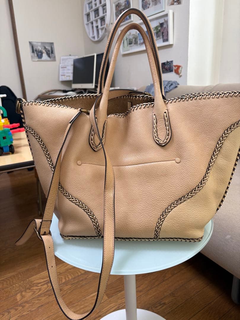 ベージュ レザー トートバッグ 編み込みデザイン