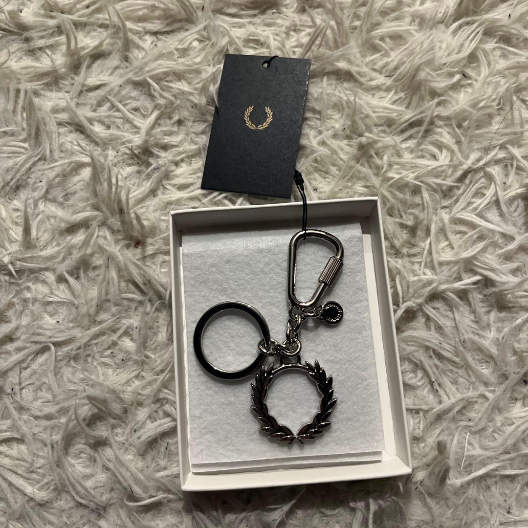 FRED PERRY キーリング シルバー