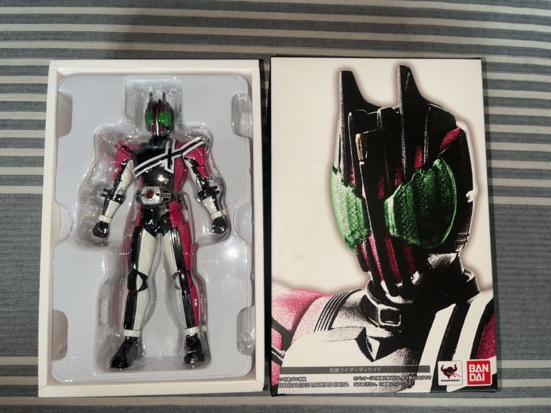 S.H.Figuarts 真骨彫製法　仮面ライダーディケイド　初期