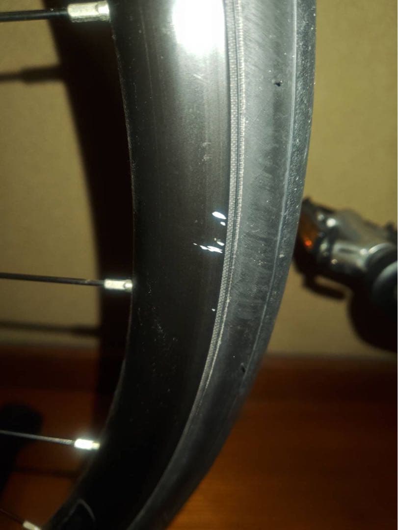 ・アルミフレーム ・カーボンフォーク ・ディスクブレーキ ・ドロップハンドル