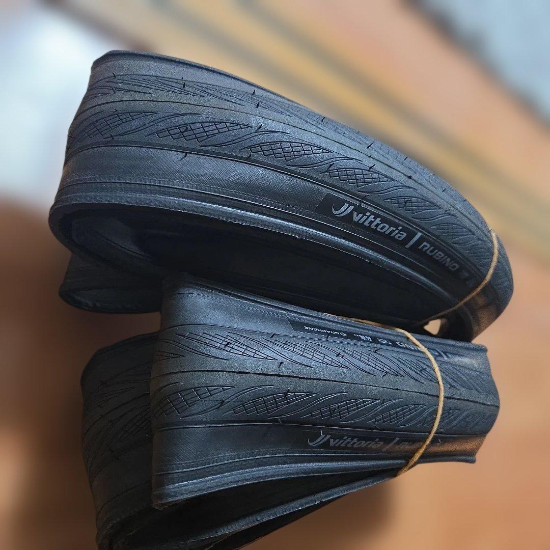 Vittoria rubino グラフェン クリンチャー タイヤ 700x28C