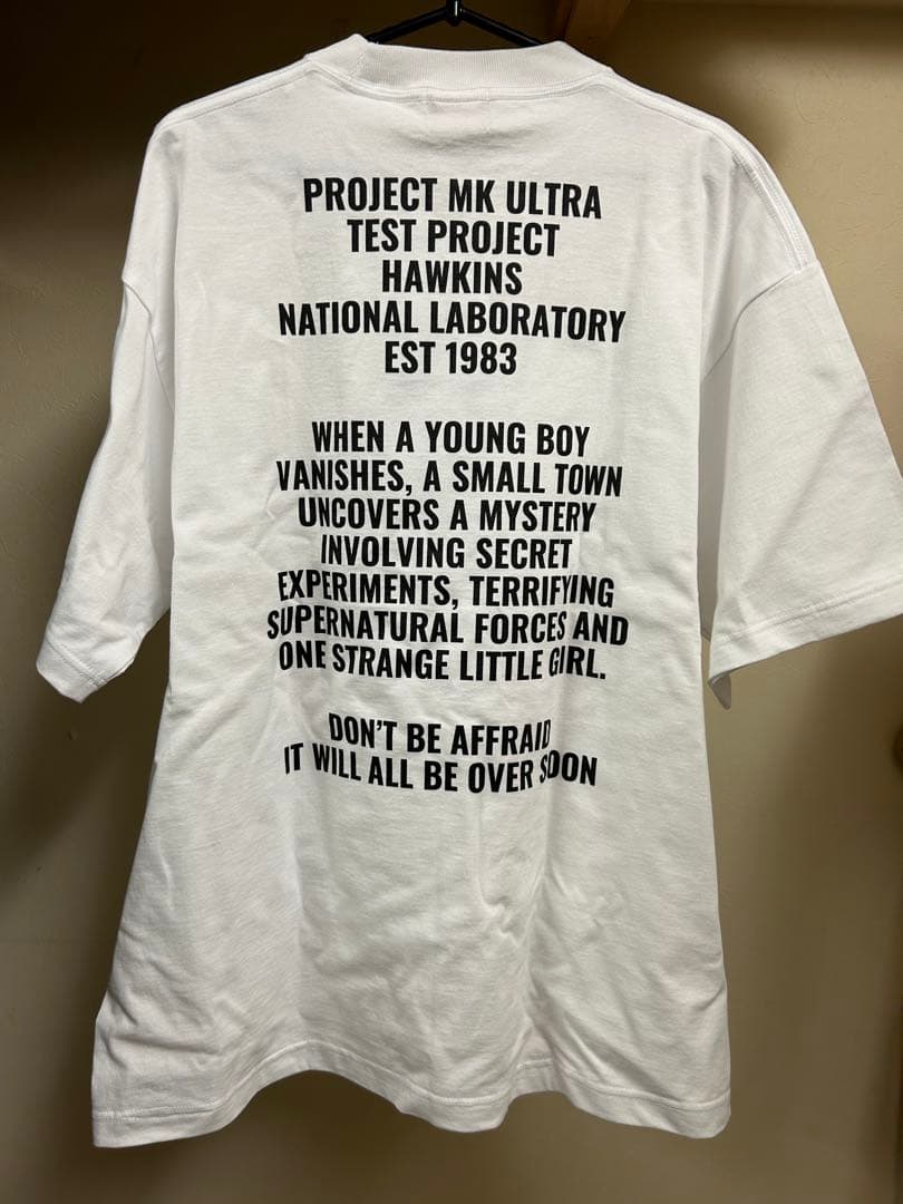 ストレンジャー・シングス ジョイスTシャツ