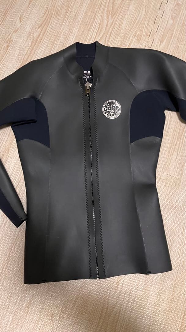 黒リップカールタッパー