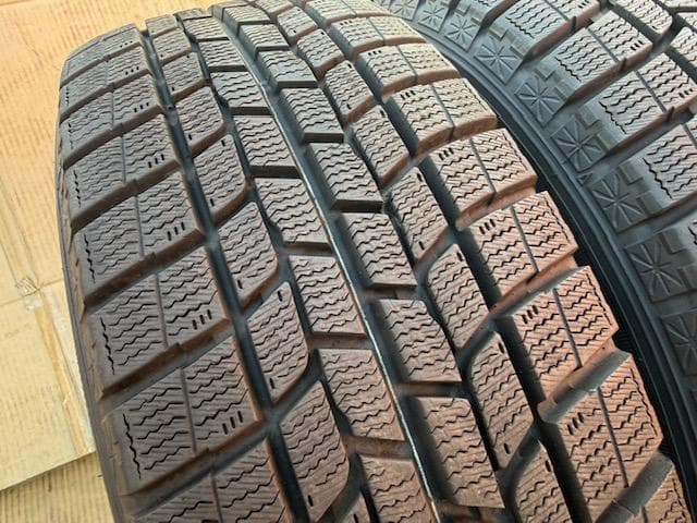 セレナ ノア ヴォクシー スタッドレスタイヤセット 195/65R15 バリ山！