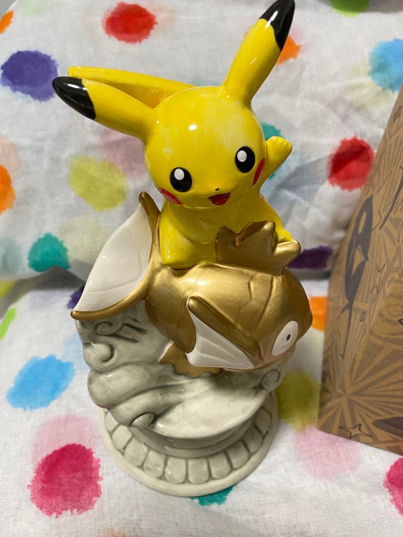 ピカチュウと金のコイキング貯金箱 ポケモンセンターナゴヤ