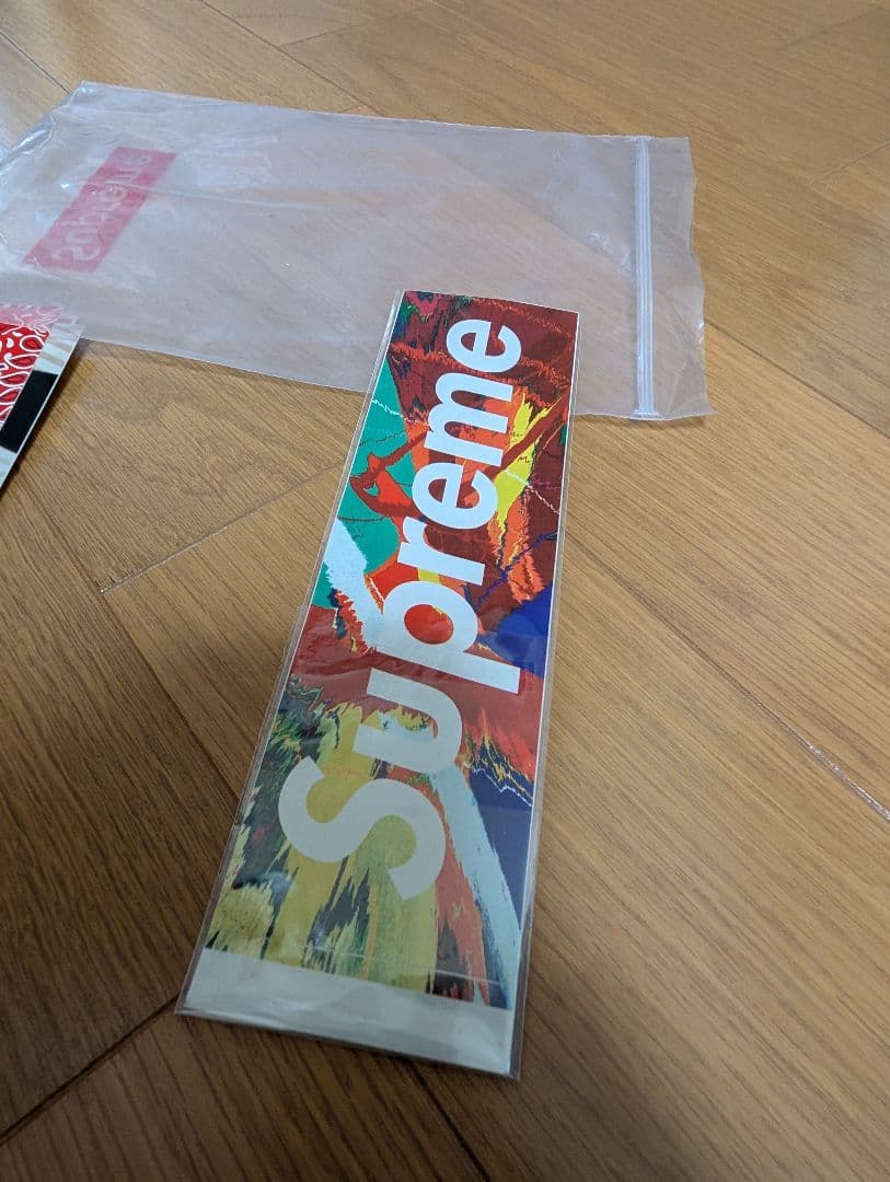 Supreme ダミアン・ハースト ボックスロゴステッカー
