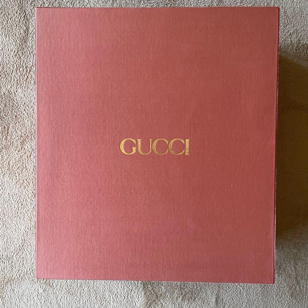 GUCCI ギフトボックス ピンク