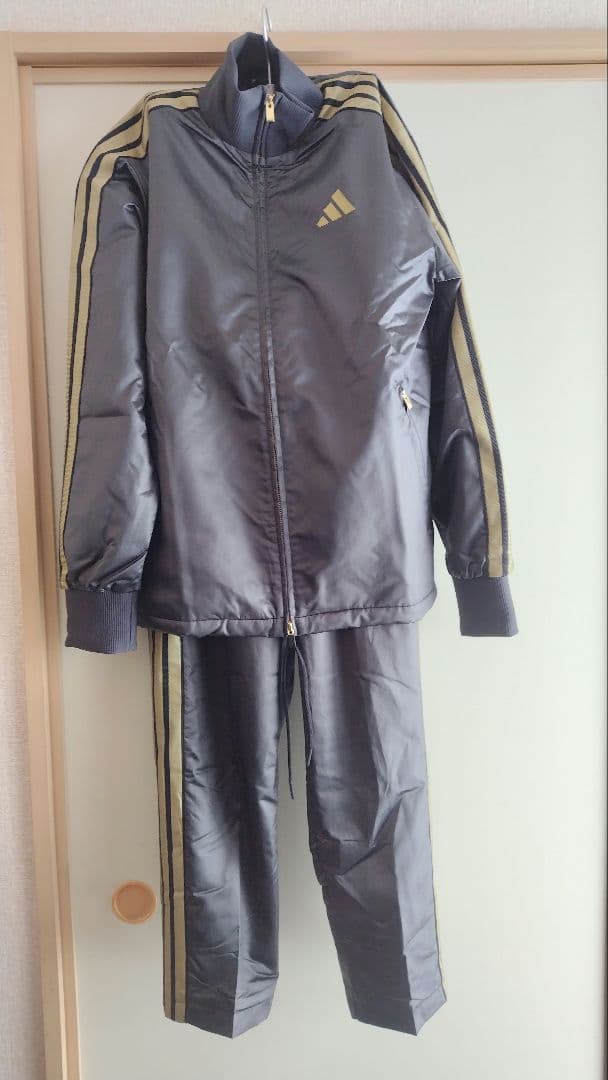 adidasセットアップ上下ウインドスーツ、ブラックゴールドL