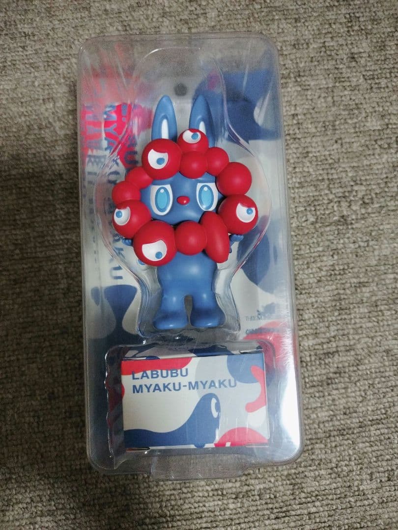 LABUBU MYAKU-MYAKU フィギュア　ミャクミャク　ラブブ　万博