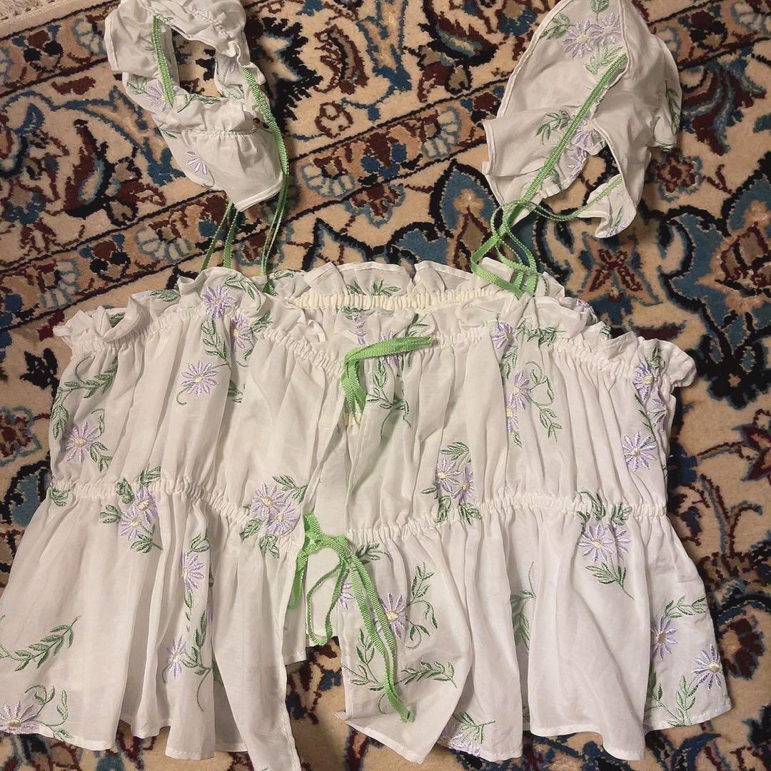 ♡ yuhan wang 小花柄 キャミソール ♡