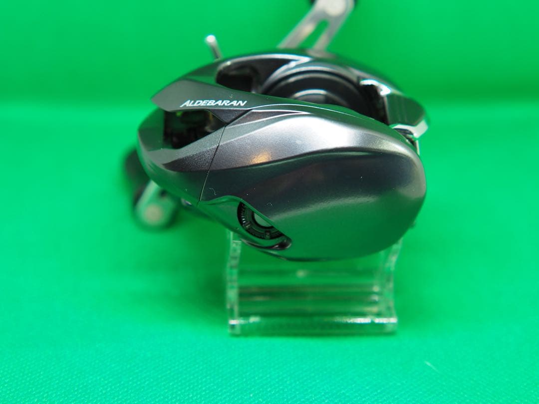 【日本製】 超美品 シマノ 15アルデバラン50 右ハンドル 自重135g