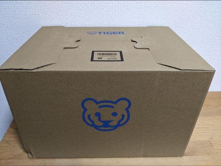 TIGERタイガー〈炊きたて〉マイコン炊飯ジャー　JBH-G102 5.5合炊き