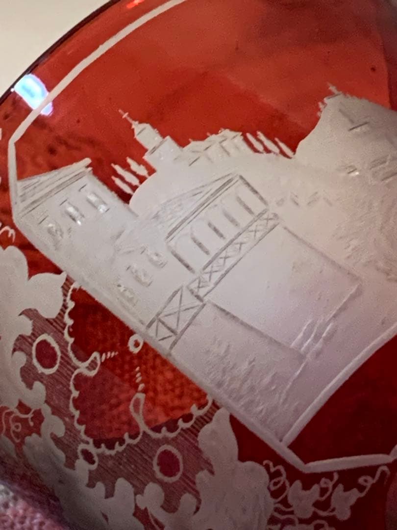 ボヘミアガラス　アンティーク19世紀後半　細密にカットされた風景画が素敵です！