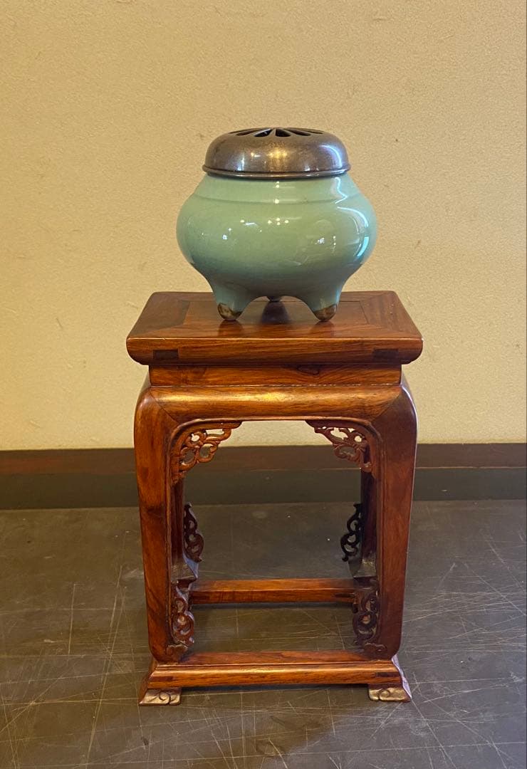 中国アンティーク　透かし彫り 飾り台・花台・香台　全高17cm ヴィンテージレア