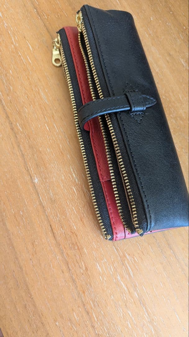 シーカンパニー　ルポペンケース　ブラック×レッド