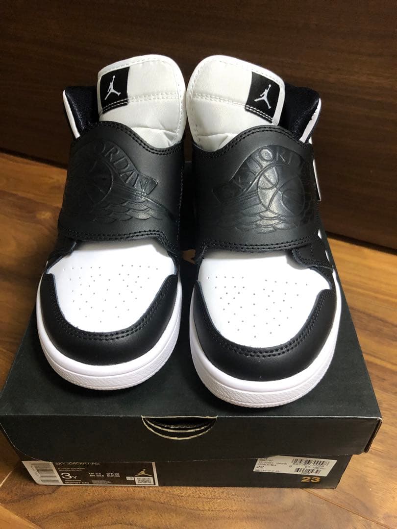 スカイジョーダン　22㎝　白黒