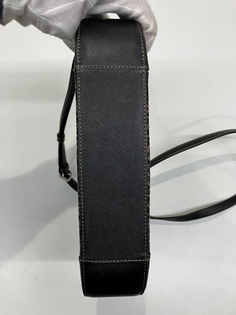 美品未使用品　印傳屋のプライデンショルダーバッグ