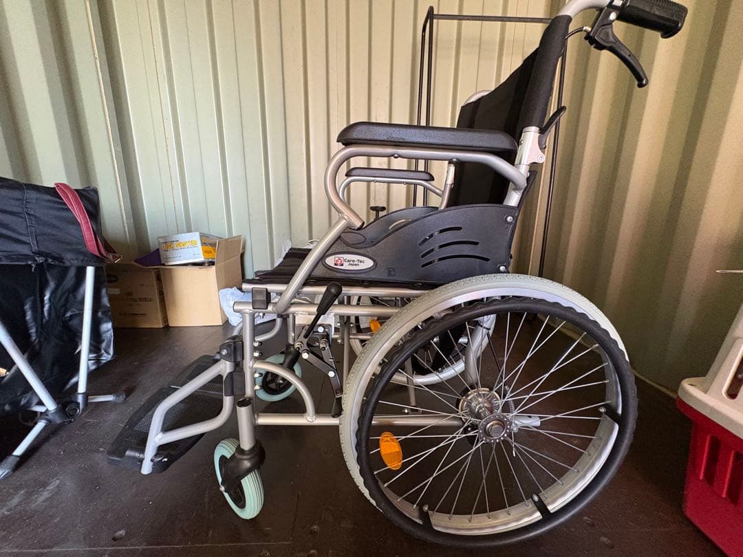 【美品】 ケアテックジャパン 自走式車椅子 ハピネスライト CA-12SU