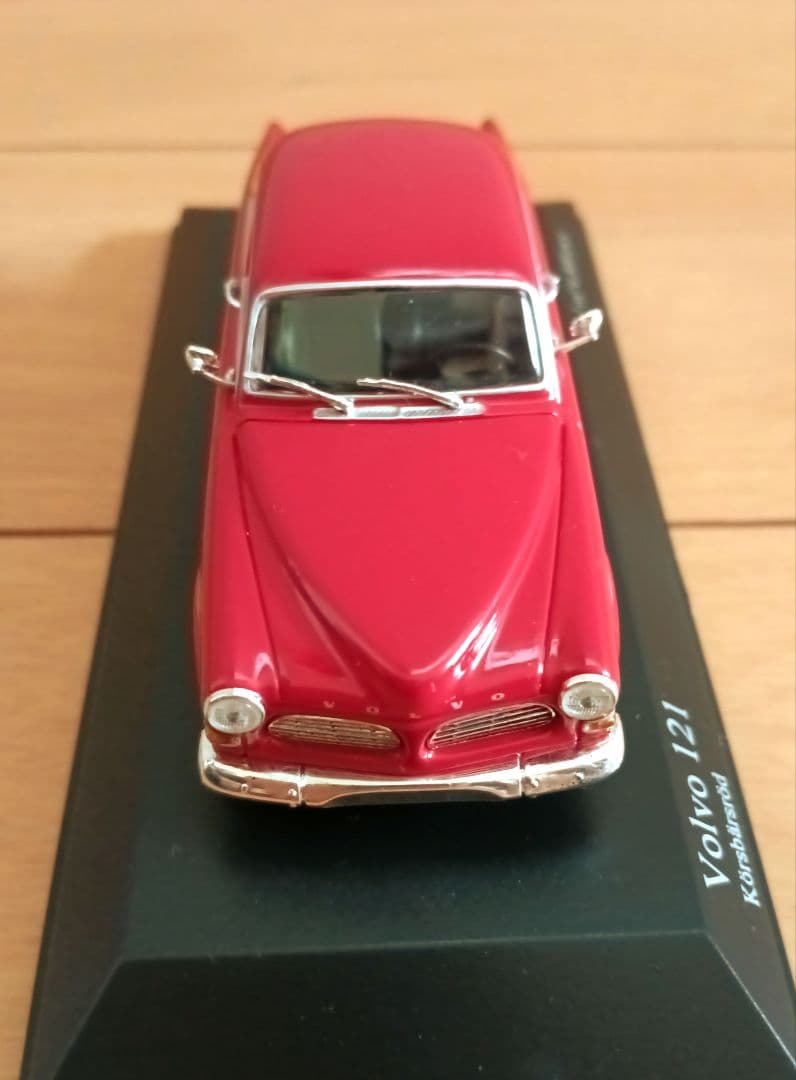 MINICHAMPS✪Volvo 121 レッド1:43