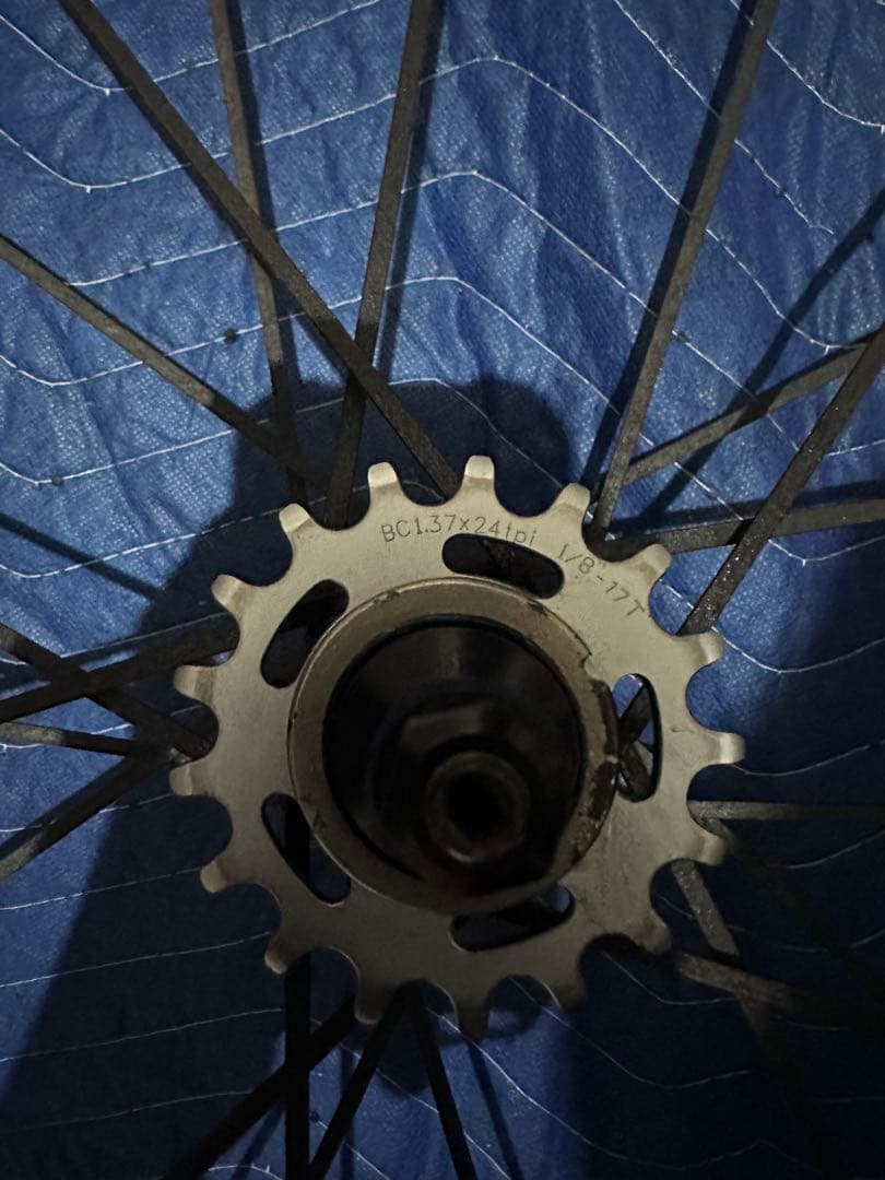 ピストバイク用　ホイール　タイヤ・コグ・ロックナット付き