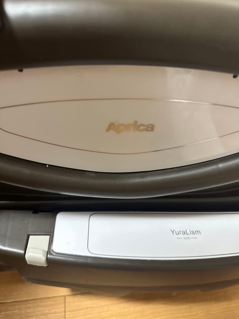 ユラリズム　オートスイング　Aprica ハイローチェア　替えの新品クッション付