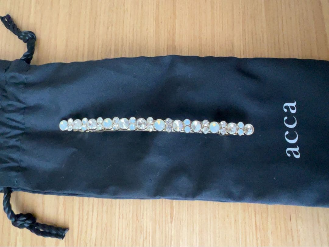 【新品未使用品】acca ベリーバレッタ　ホワイト 袋・箱付き☆本日限定価格