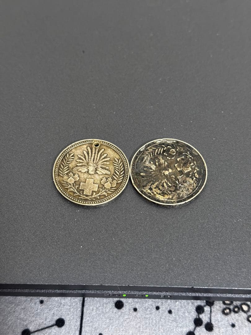 赤十字社　勲章　記念章　純銀製　2点セット　本体のみ　19.4g 徽章