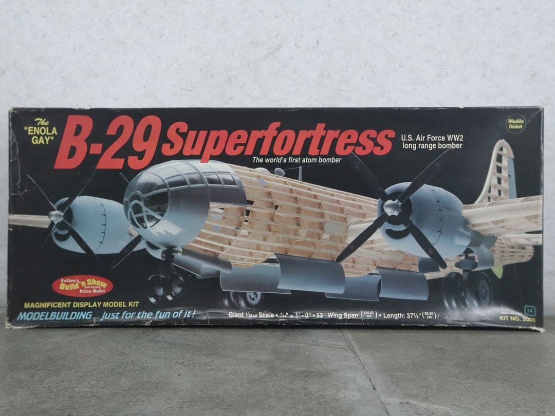 Guillow's B-29 プラモデル