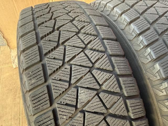 デリカ アウトランダー スタッドレスセット 215/70R16 2018年製