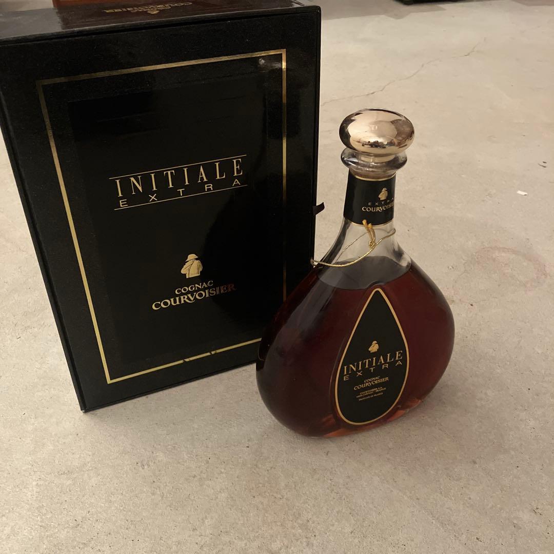 COURVOISIER（クルボアジェ）イニシャル エクストラ 40％ 750ml