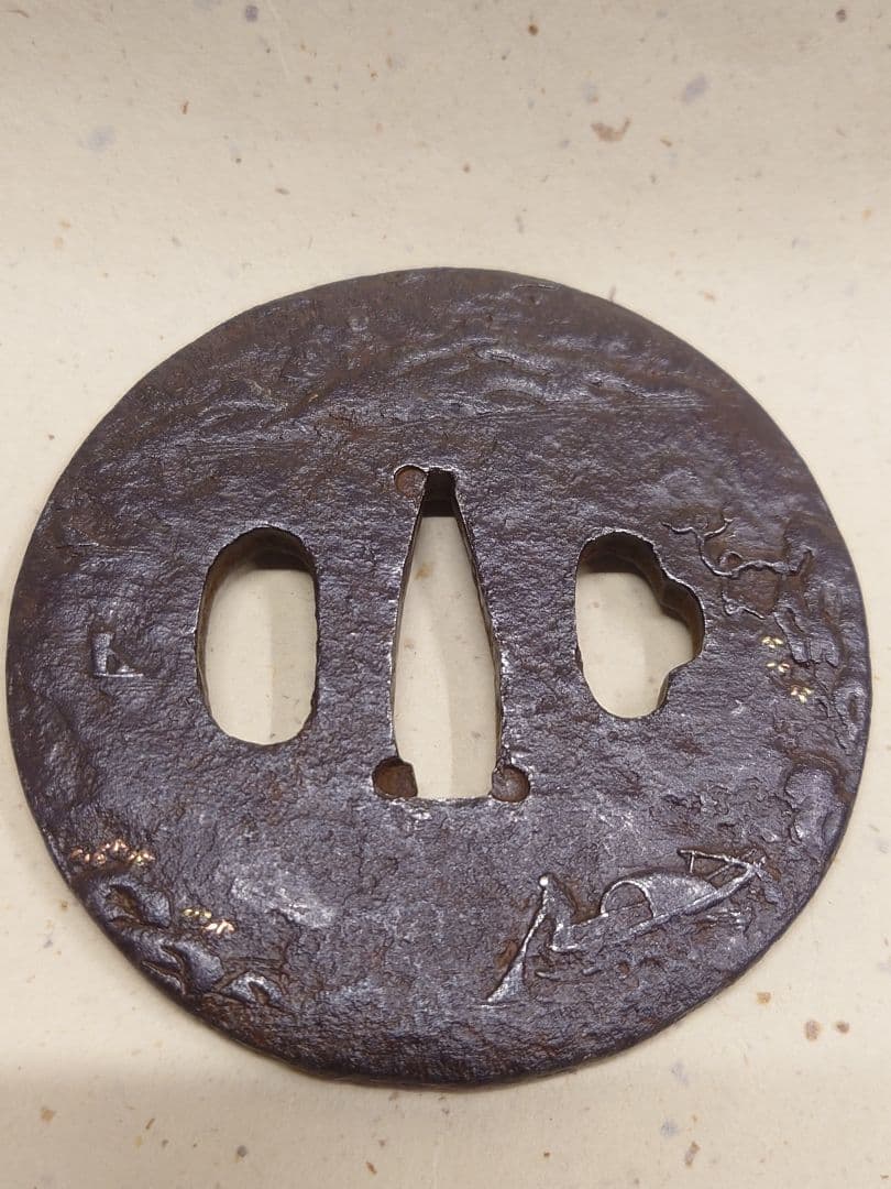 鉄地に山水図鍔、