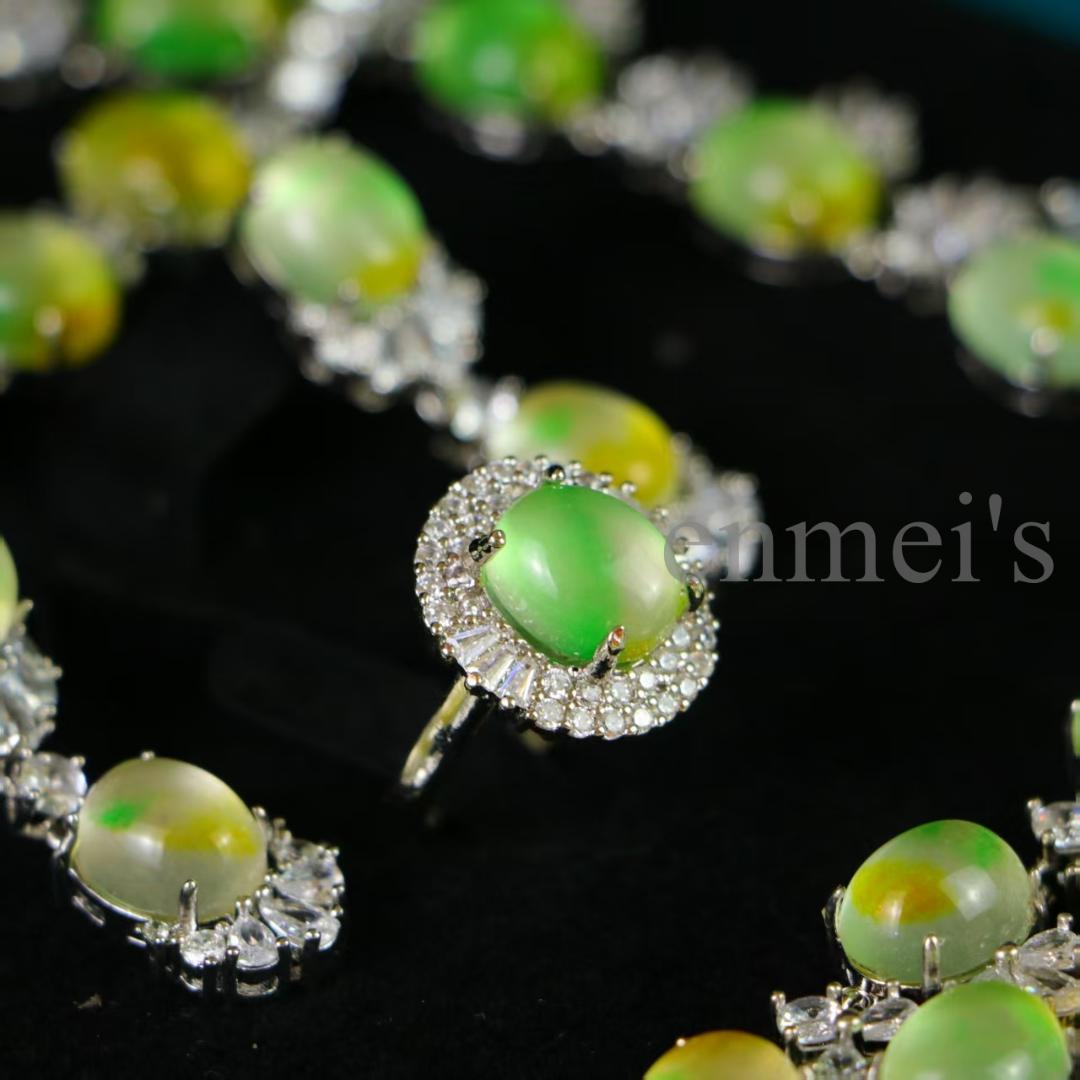 翡翠ジュエリーセット 高氷種 明緑 無傷精工彫り 4点セット 贈答 観賞 天然石