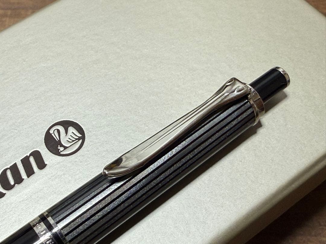 Pelikan K405 ブラックストライプボールペン