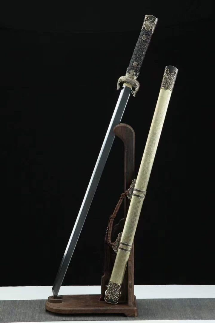 八宝傾国牡丹唐刀（黄銅鞘金）古兵器 武具　刀装具　日本刀　模造刀 居合刀