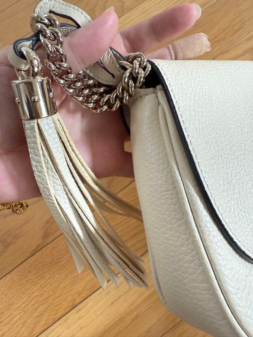 Gucci ソーホーホワイトレザー ショルダーバッグ タッセル付き